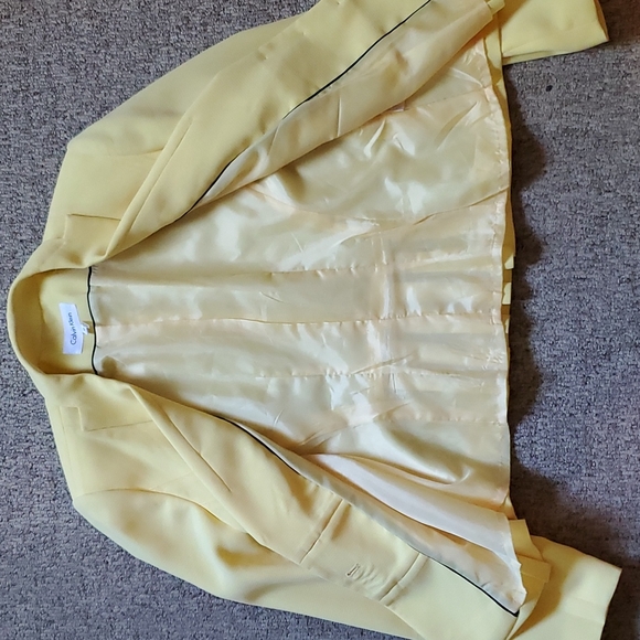 Calvin Klein Pale Yellow Peplum Hem 3 Button Blazer Size 10 - Picture 8 of 13